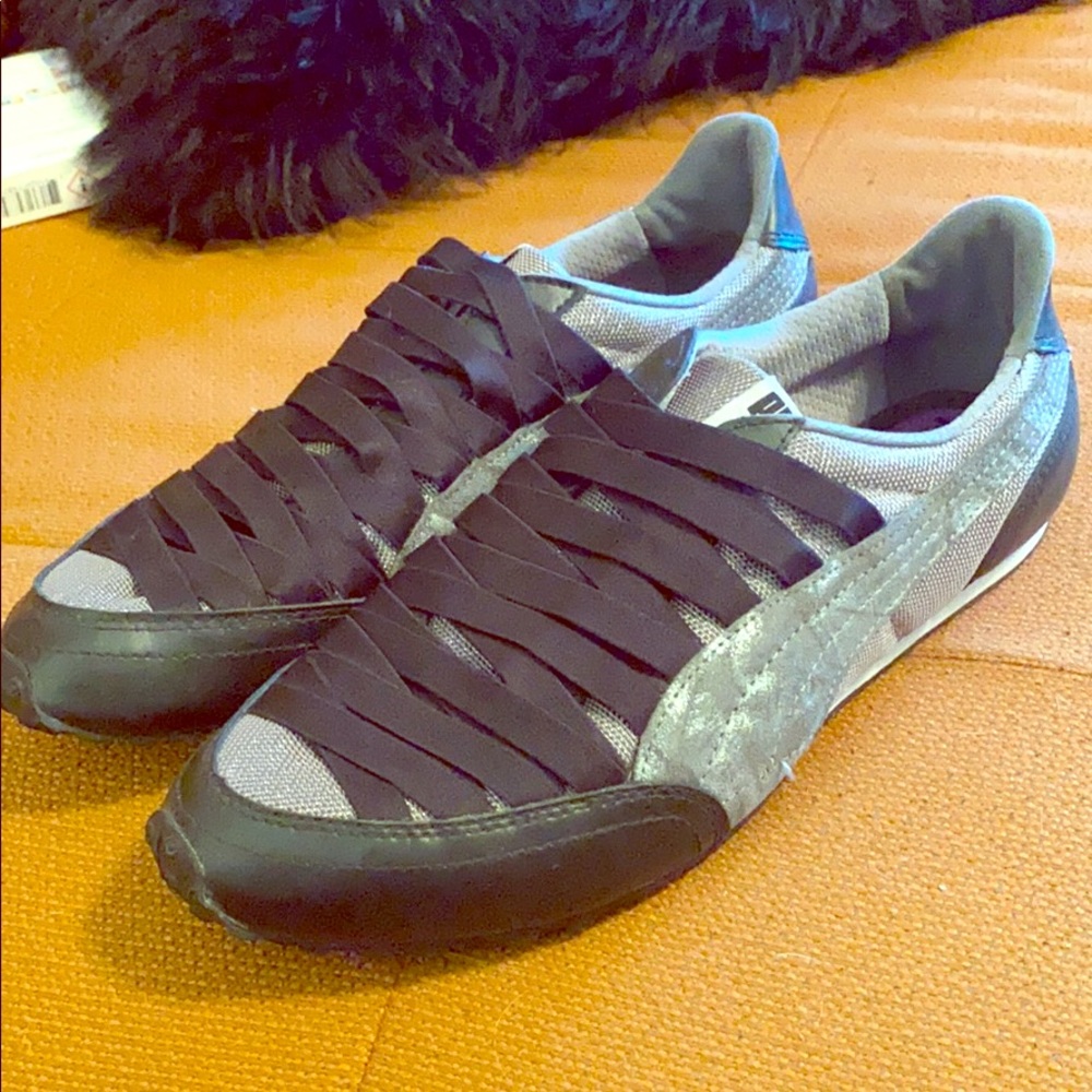Puma slip-on sneakers, criss cross laces.